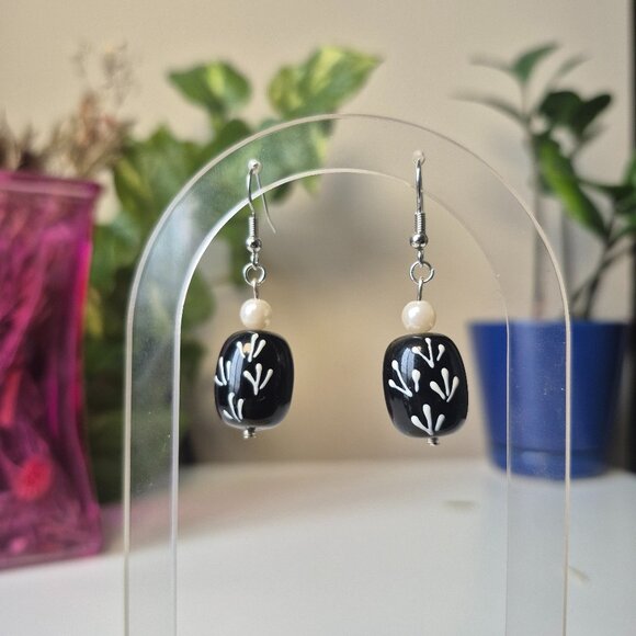 Bird Feet In Snow Earrings - Picture 1 of 5